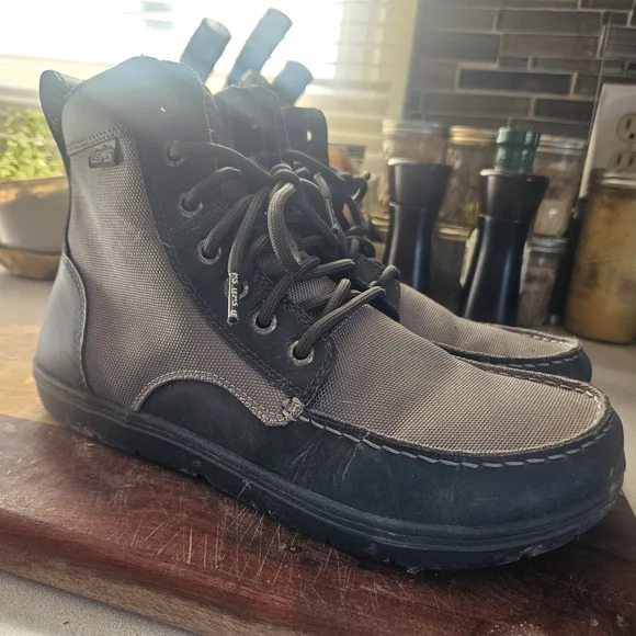 Men's Black and Gray Boots - Picture 2 of 7